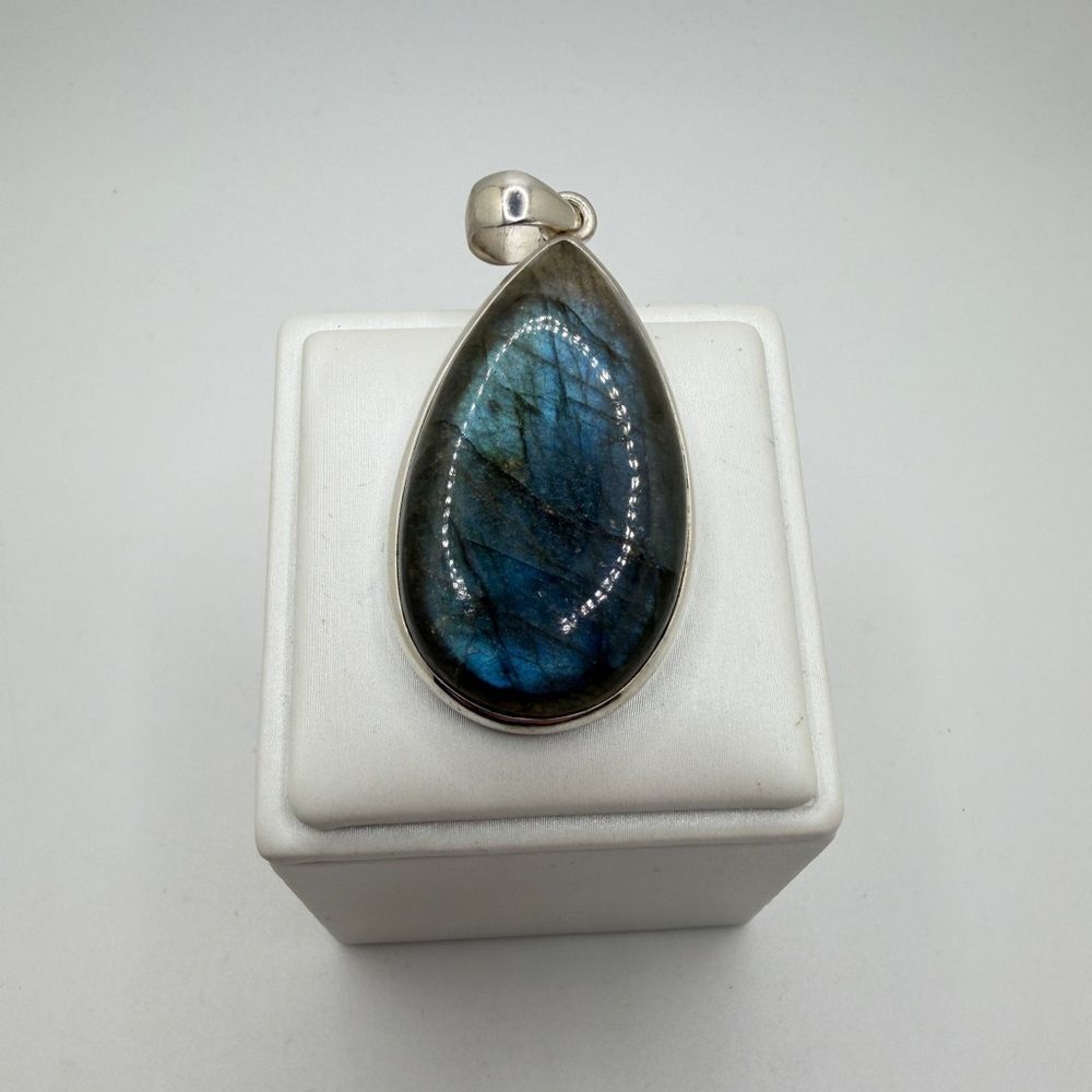MONSTER 41x24mm‎ Pear cut labradorite cabochon pendant in sterling silver!